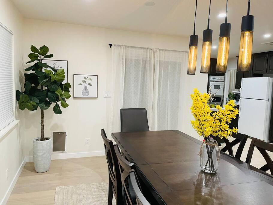 Bright, Stylish 4bd Modern House With Private Pool Сasa de vacaciones