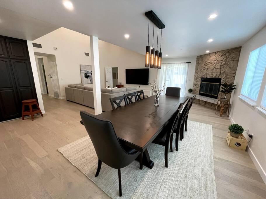 Bright, Stylish 4bd Modern House With Private Pool Сasa de vacaciones *